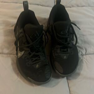 Nike Giannis tennis shoes